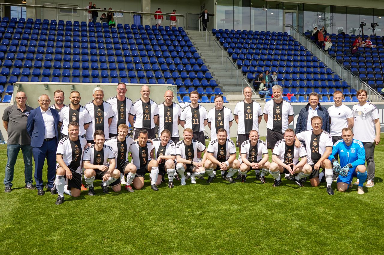 20230519 50 int parlamentarier fussballturnier topf p230519 1635